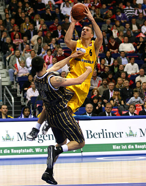 面临更大挑 面临更大挑